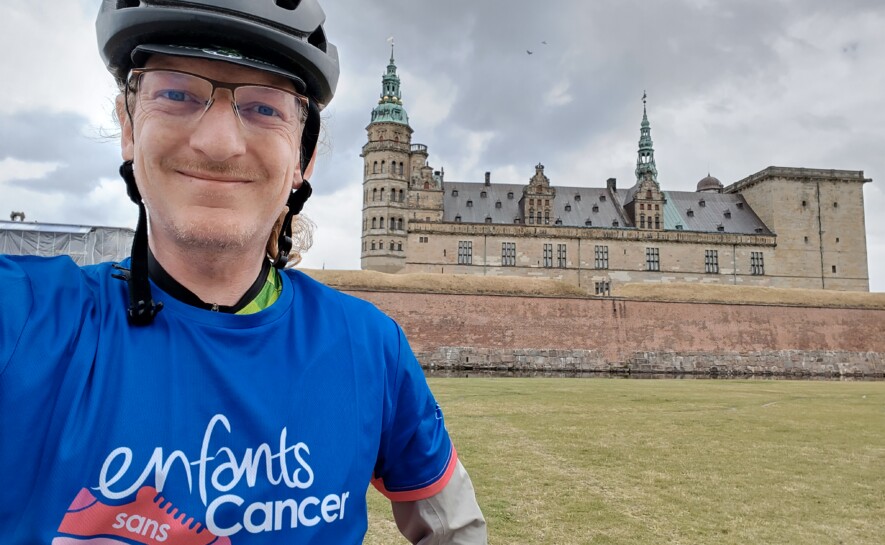 Le défi à vélo sportif et solidaire de Magnus en Suède