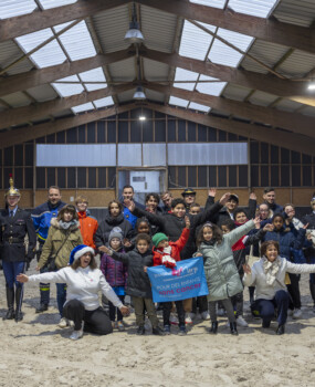 Noël solidaire avec la Garde Républicaine : un moment magique pour les enfants et leurs familles