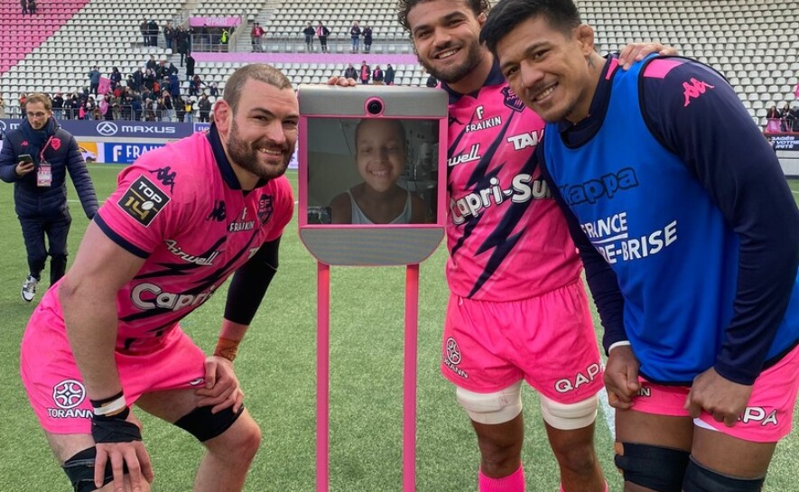Sport et espoir à l’hôpital : une rencontre magique entre Shaka et le Stade Français Paris grâce à la technologie