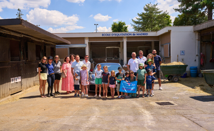 Une journée inoubliable au centre équestre L’Étrier pour les enfants grâce à Porsche et le Rallye du Cœur