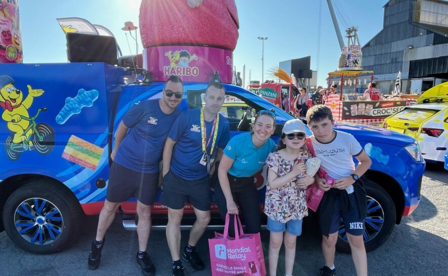 Tour de France 2025 : Des enfants invités au cœur de la caravane grâce à la Garde républicaine et la Gendarmerie nationale