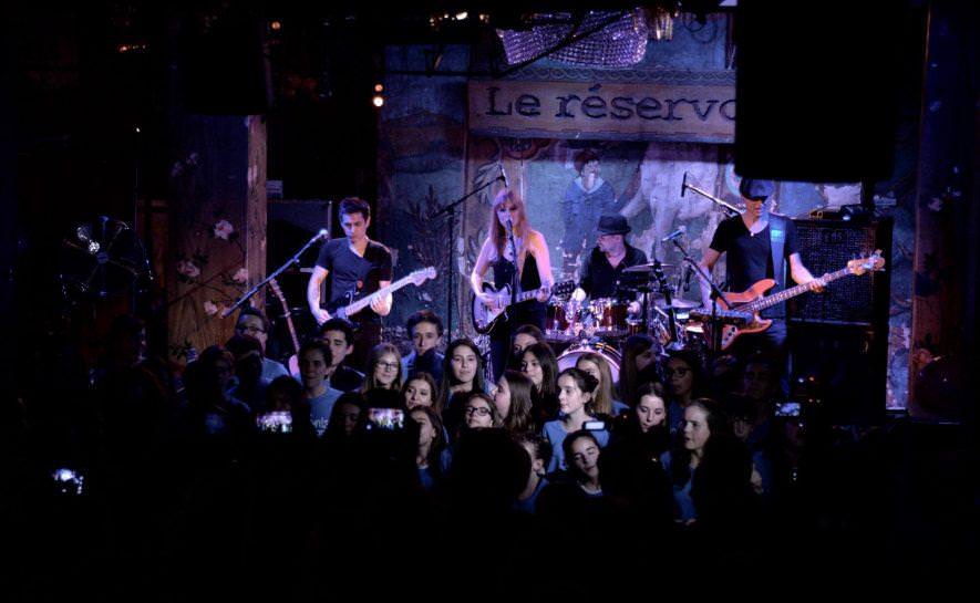 Le fabuleux concert rock d’Emy Taliana avec les collégiens du Perreux-sur-Marne